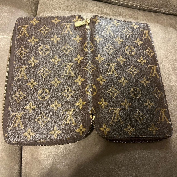 Vintage LV oversized wallet - Picture 3 of 11